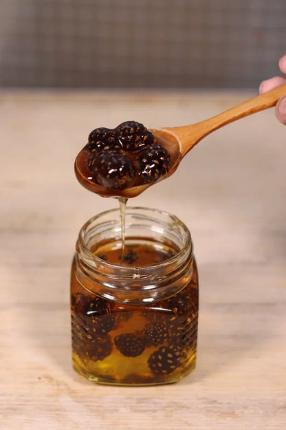 Honey with pine cone
